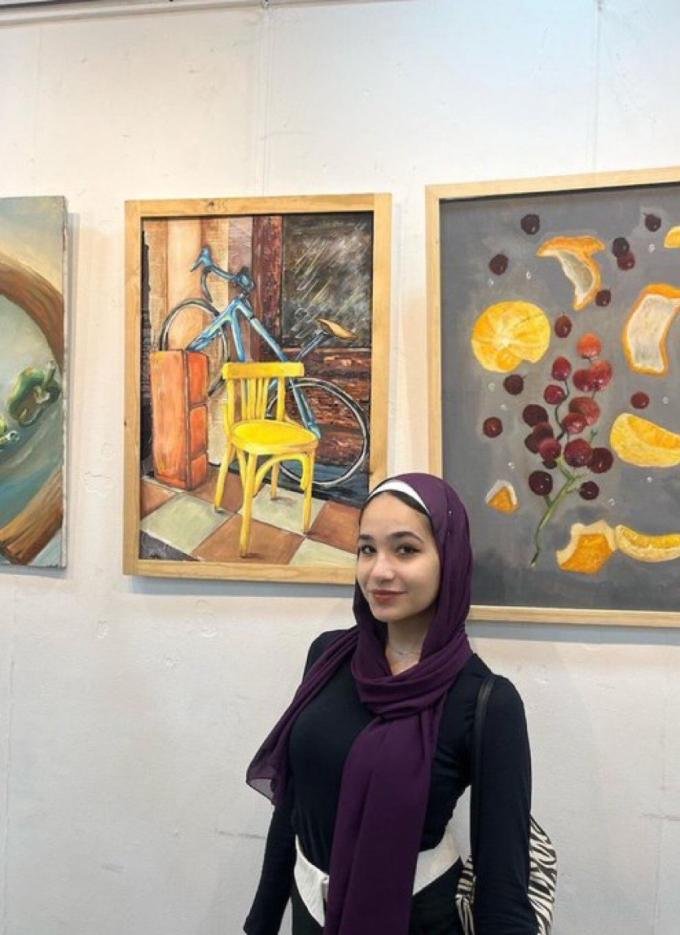 Helpless gooner wanted his sister posted for everyone to see #J5IH19Fn