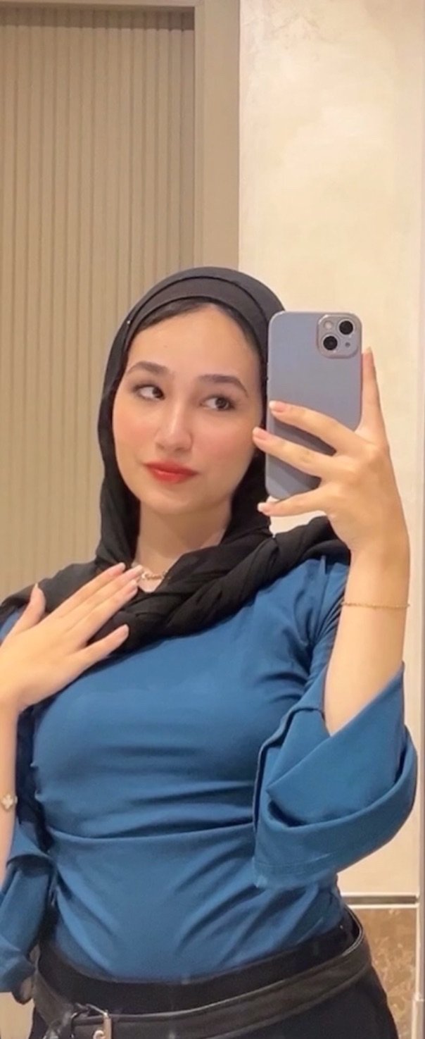 Helpless gooner wanted his sister posted for everyone to see #gbW3MHJS