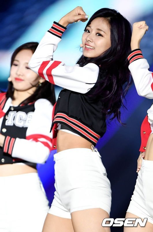 Tzuyu (Twice) Pictures 13 #1l9mGEUL