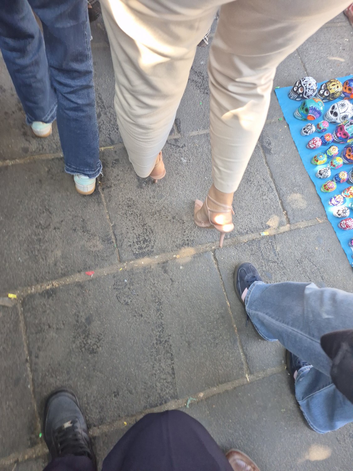 Ricos pies en la calle, strip y de mas #lQLCO2Gu